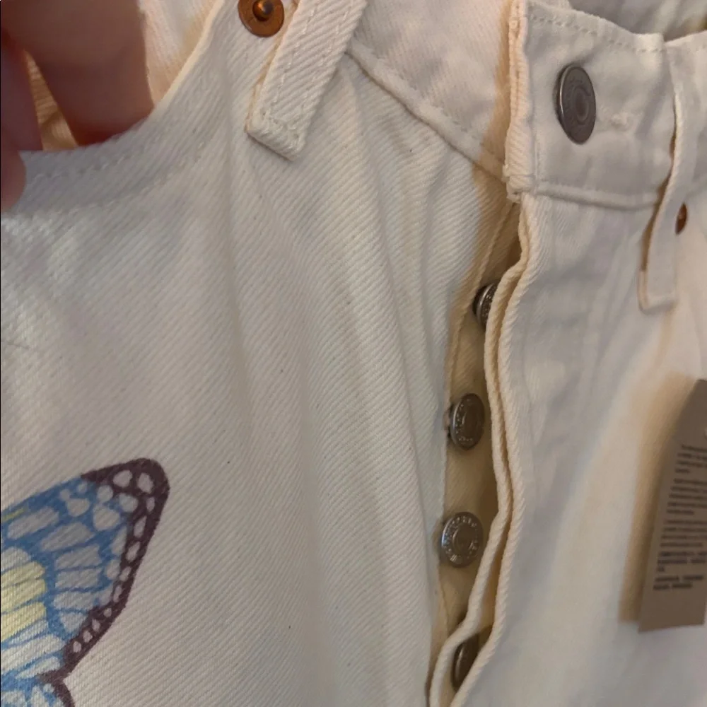 NWT Levi’s Cream Jeans w Butterfly Design 🦋 - Picture 5 of 6